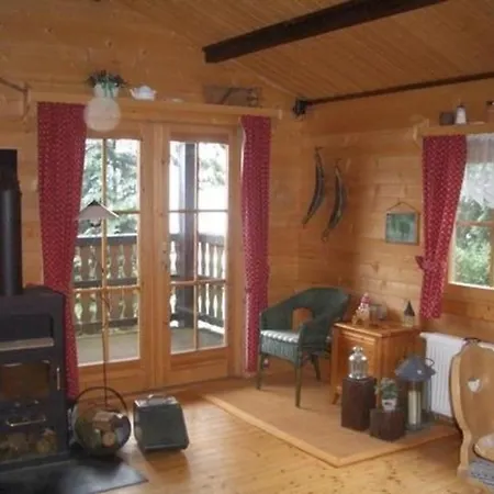 Wunderschoenes In Saalfelder Hoehe Mit Terrasse, Garten Und Grill  *