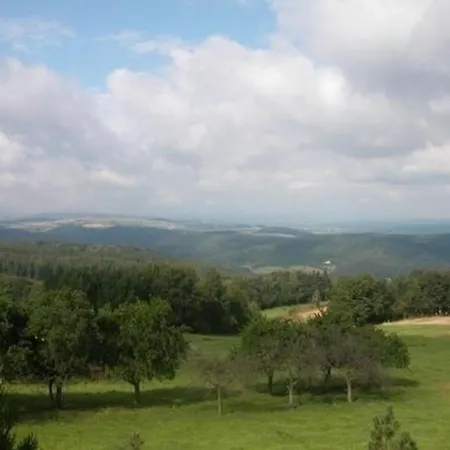 Wunderschoenes In Saalfelder Hoehe Mit Terrasse, Garten Und Grill